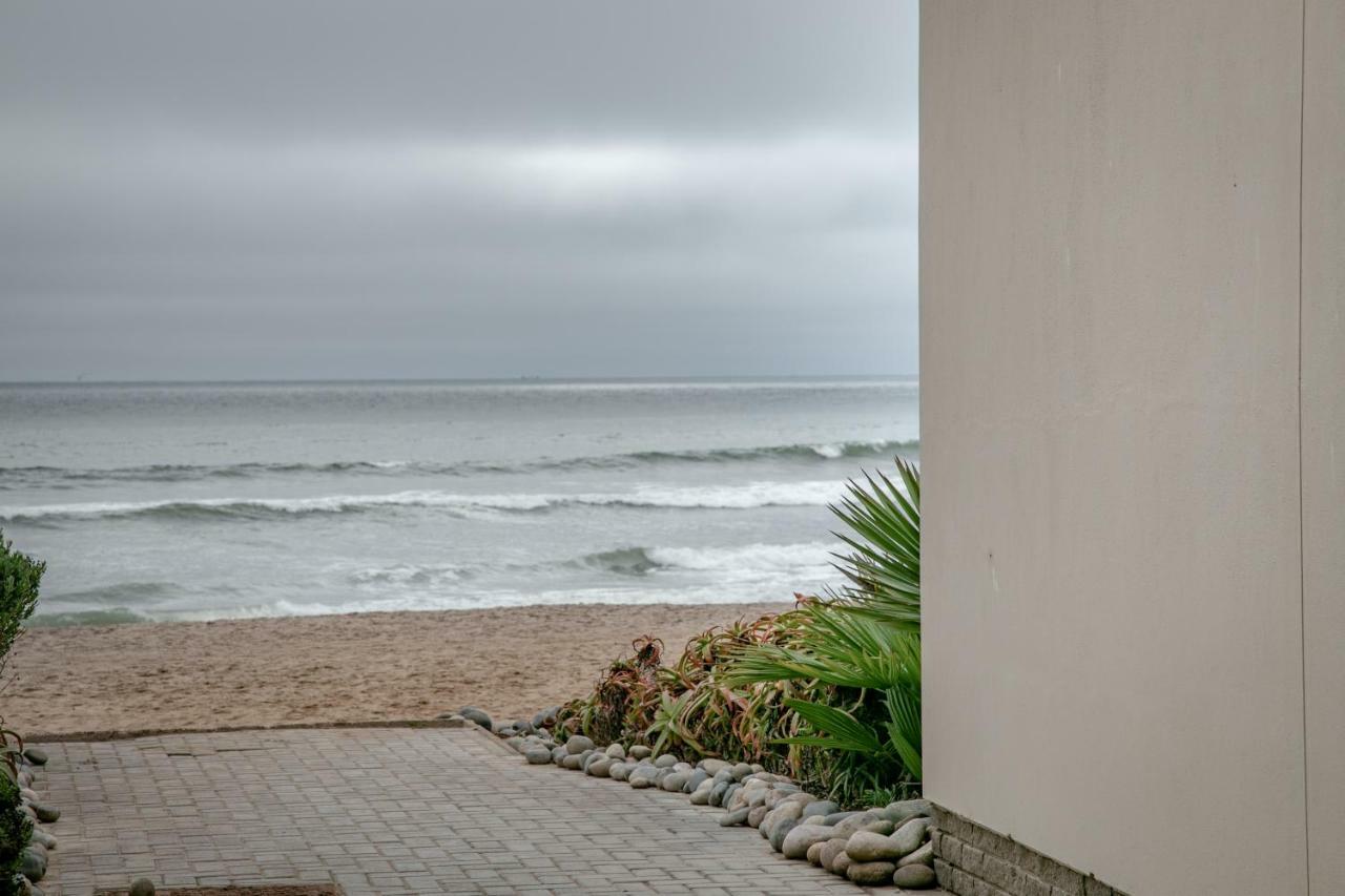 Blue Pearl - Situated Right On The Beach Свакопмунд Экстерьер фото